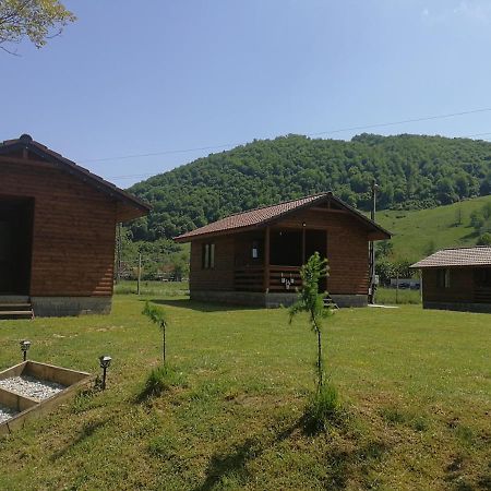 Casute Zavoi Bulz Villa Bagian luar foto