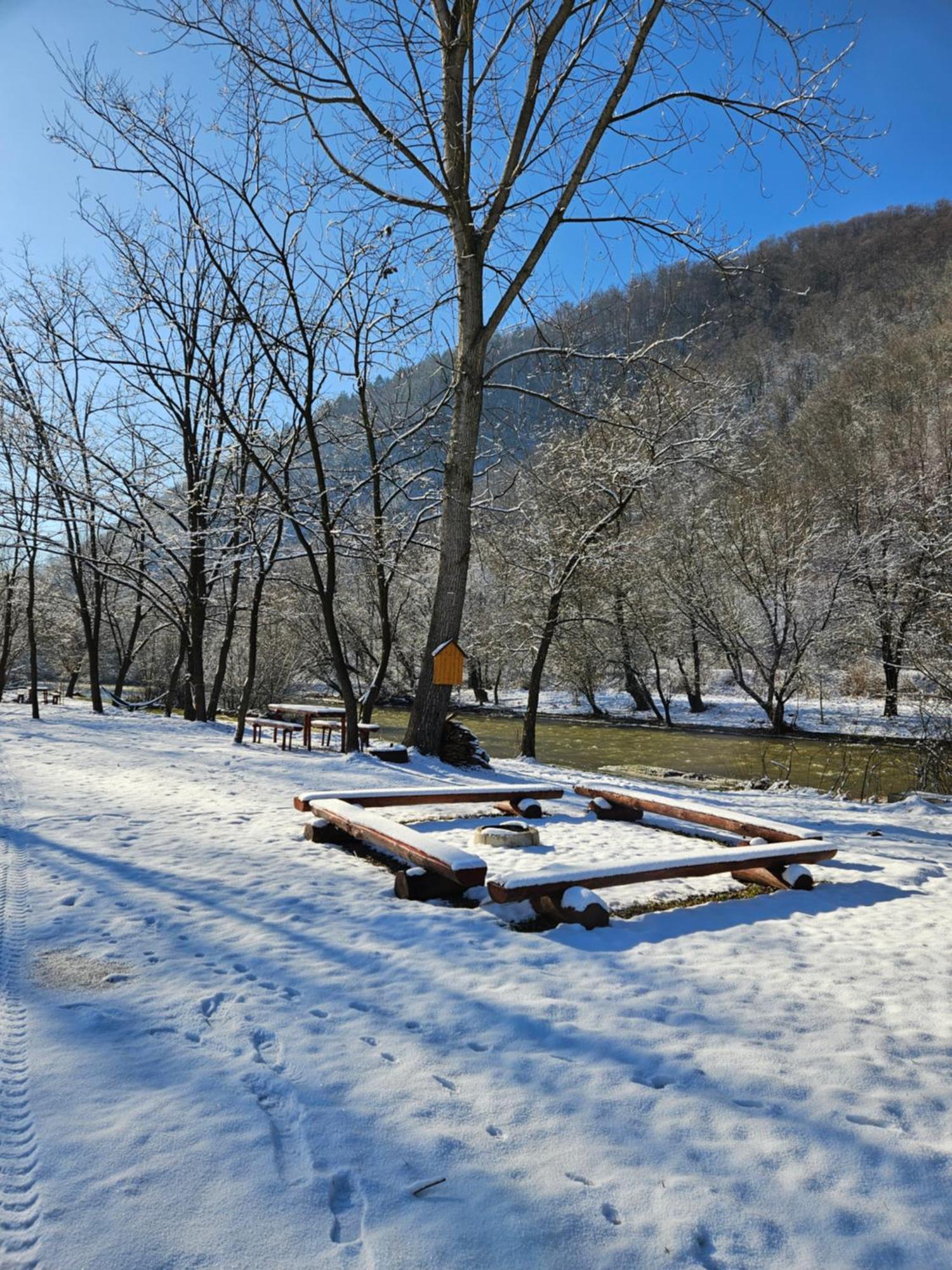Casute Zavoi Bulz Villa Bagian luar foto
