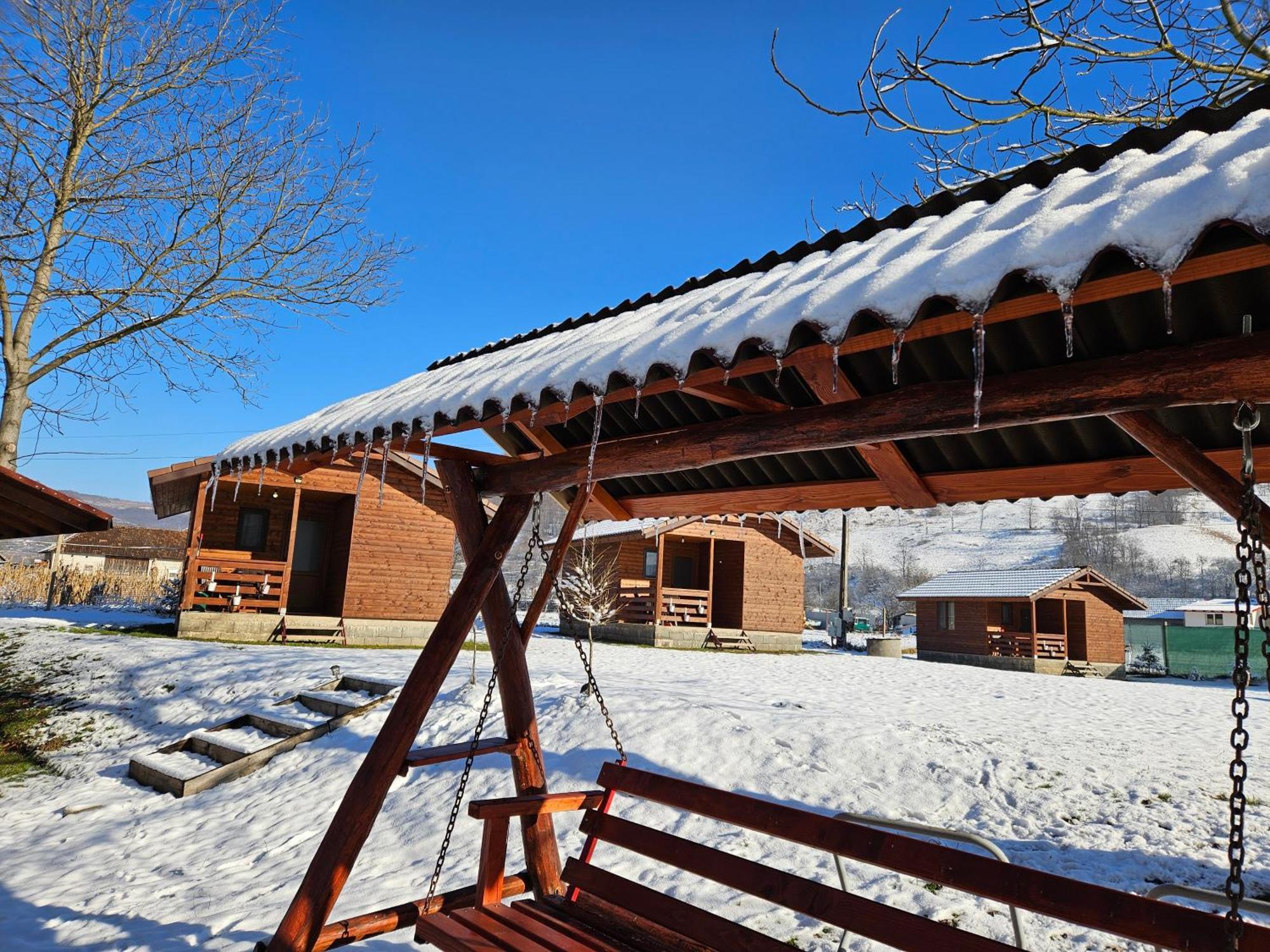 Casute Zavoi Bulz Villa Bagian luar foto