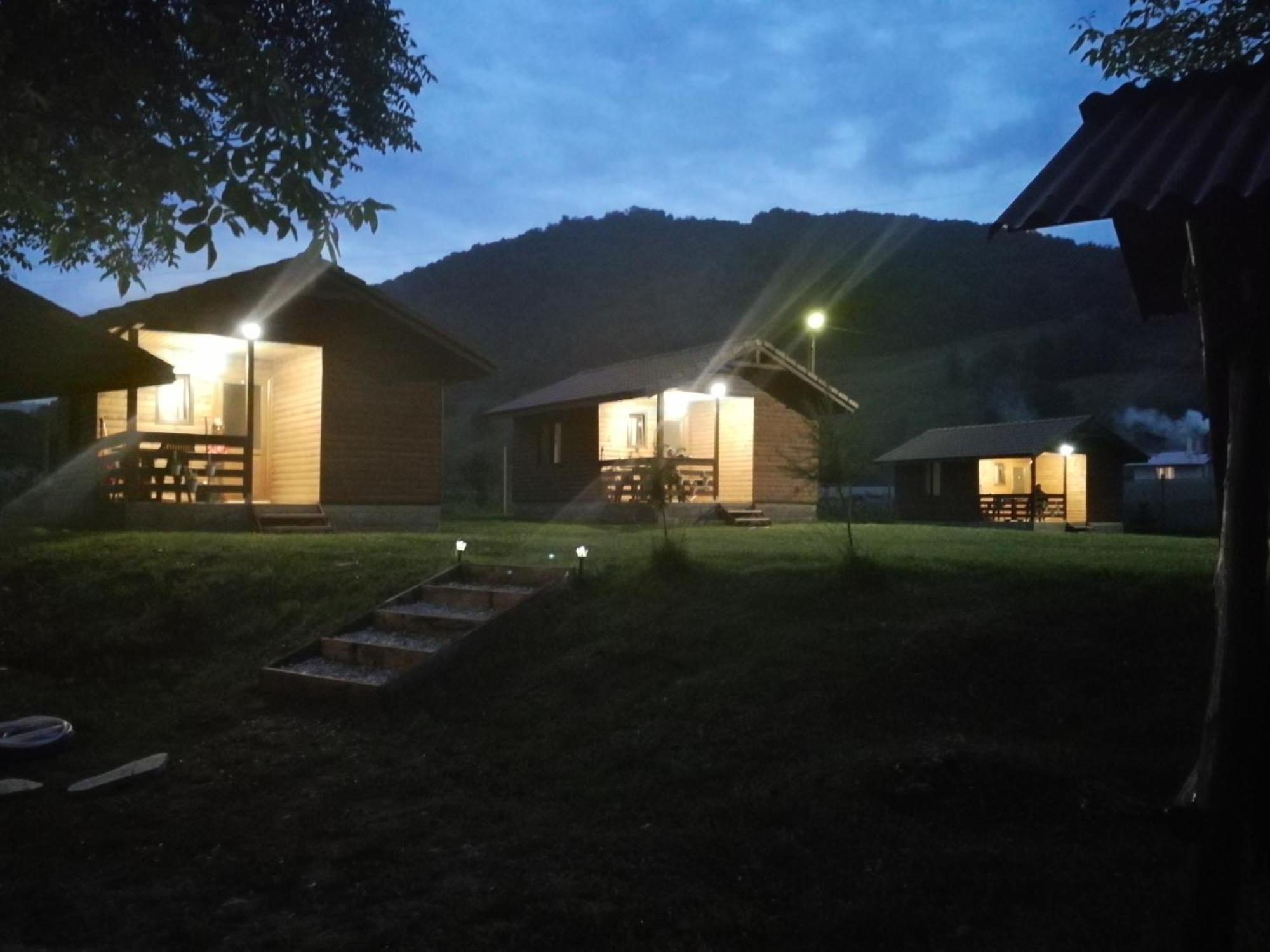 Casute Zavoi Bulz Villa Bagian luar foto